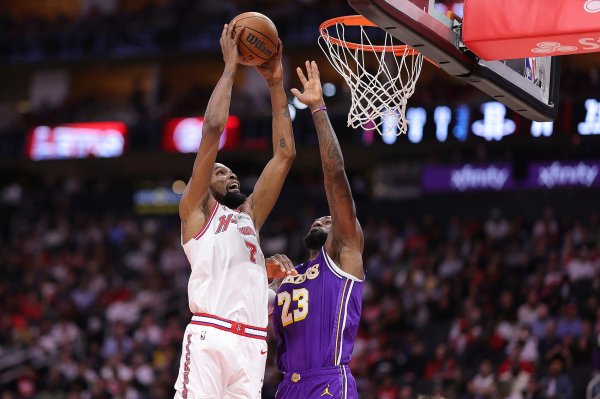 安全炒股配资 KD本季总得分2026分 NBA球员第18+赛季中最多&前十中詹姆斯占五席